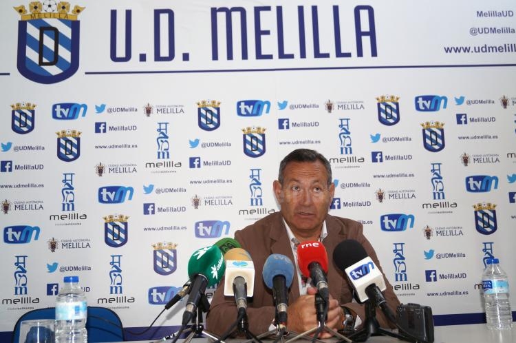 Juan Moya técnico azulino, en rueda de prensa de este domingo