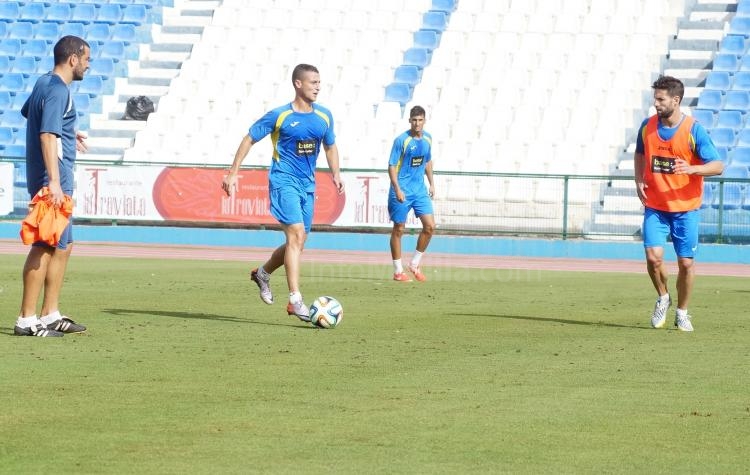 La U.D. Melilla trabaja tácticamente el partido del domingo