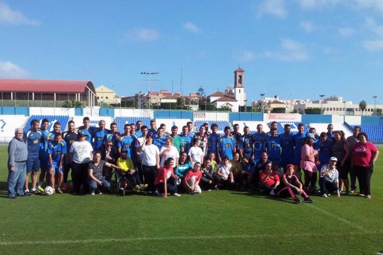 Aspanies Feaps apoya a la U.D. Melilla en su último entrenamiento semanal
