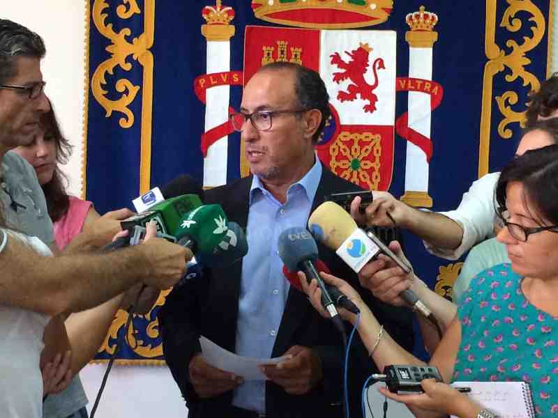 El delegado del Gobierno en Melilla pide que no se criminalice la labor de la Guardia Civil en la valla