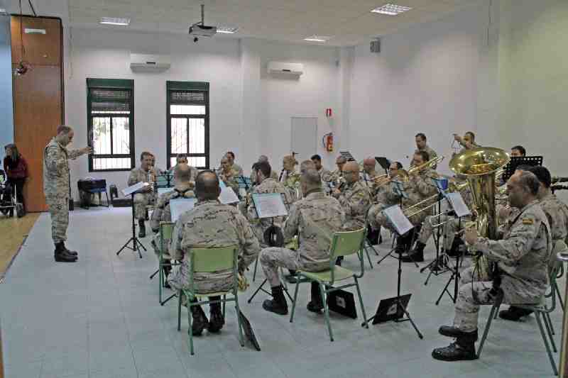 La Unidad de Música de COGEMEL inaugura la Navidad en Centro de Educación Especial “Reina Sofía”, y Centro Asistencial “La Gota de Leche”