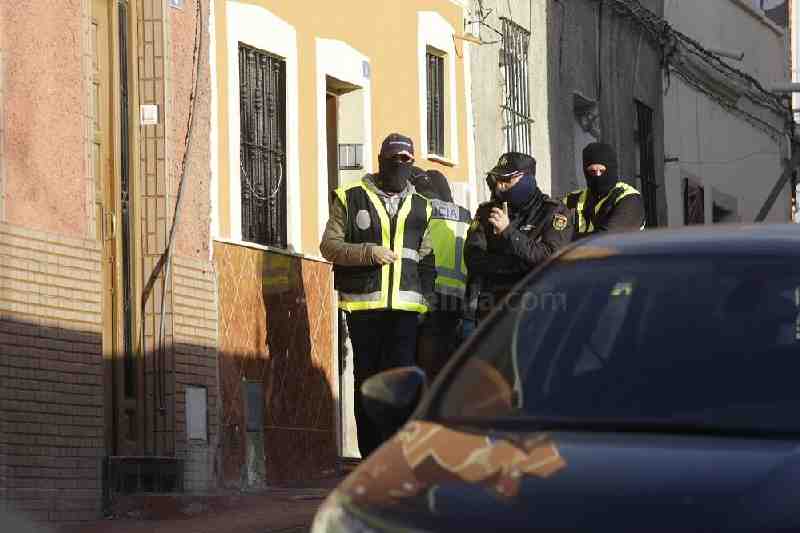 Los detenidos en Melilla por su presunta pertenencia a una red yihadista son un hombre y dos mujeres, una de ellas menor