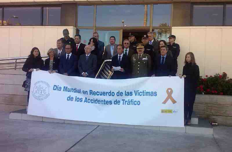 Melilla recuerda a las victimas de accidentes de tráfico con un minuto de silencio en la Delegación del Gobierno