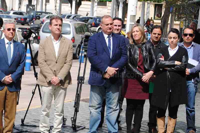 Escobar ha asistido al acto de repulsa contra el acto de violencia de género registrado en Melilla