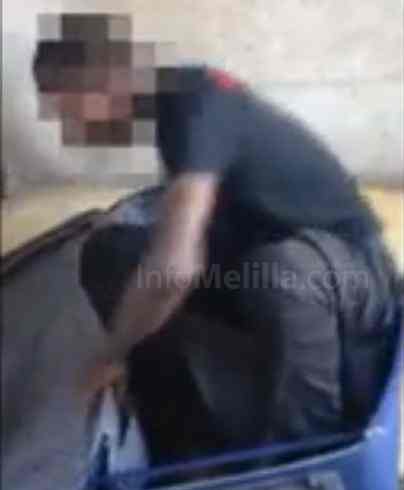 Localizan a un inmigrante que entraba a Melilla oculto en una maleta