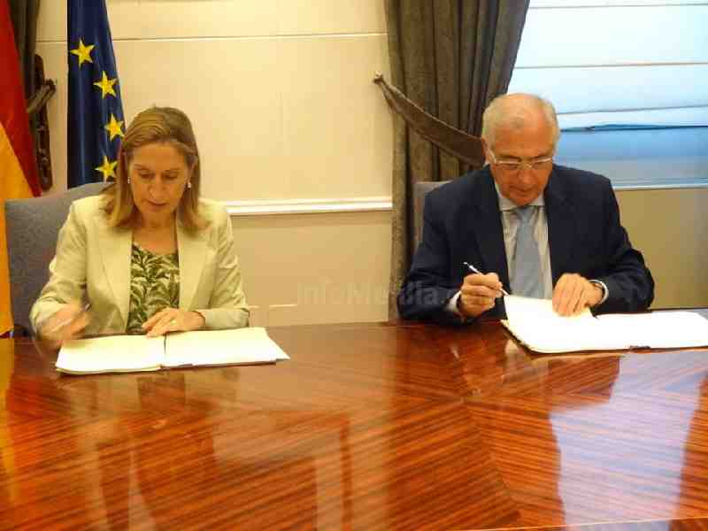 La Ciudad y el Ministerio de Fomento firman un convenio para la mejora de las carreteras de acceso a los puestos fronterizos con Marruecos