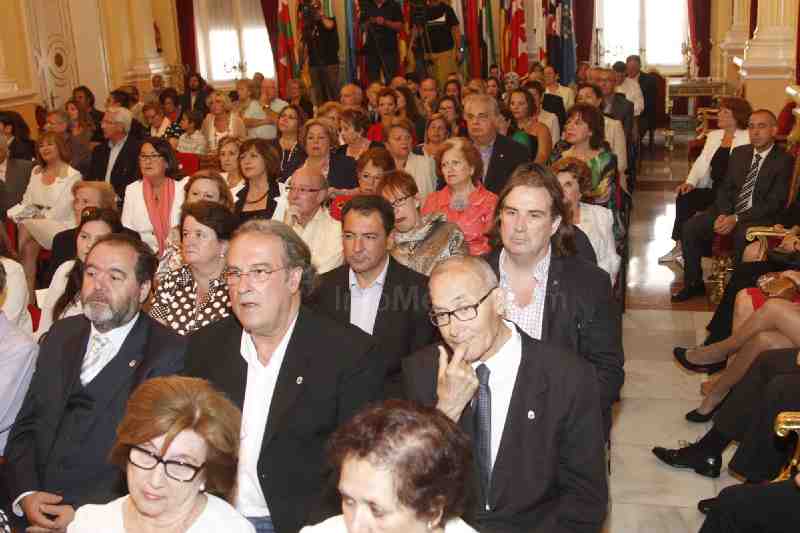 Melilla reconoce valores como “la abnegación, la solidaridad y el sacrificio” con la entrega de las placas al Mérito Social