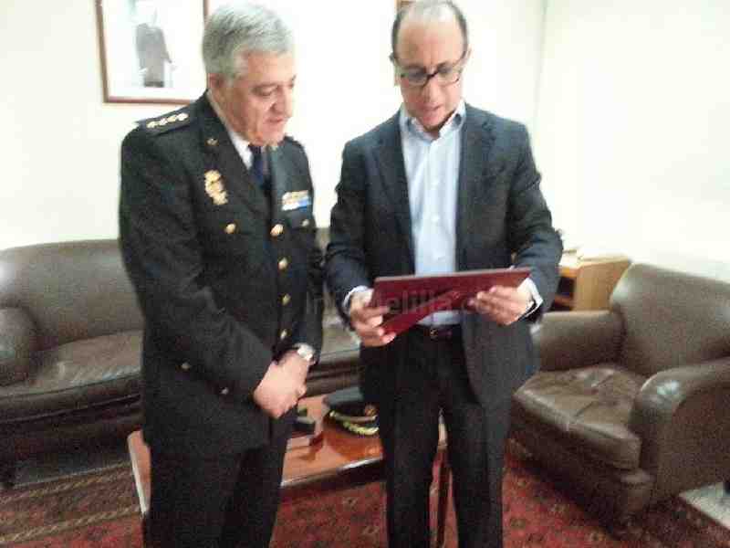 La Delegación del Gobierno reconoce la profesionalidad de Ángel Riesco, hasta ahora Jefe Superior de la Policía en Melilla