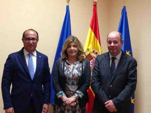 El Barkani y Conesa junto a Engracia Hidalgo