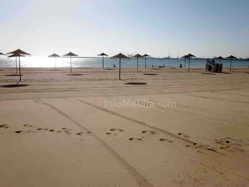 Las playas de Melilla colocan la bandera verde tras dos días de prohibición al baño