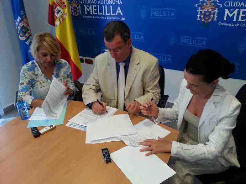 Momento de la firma del convenio