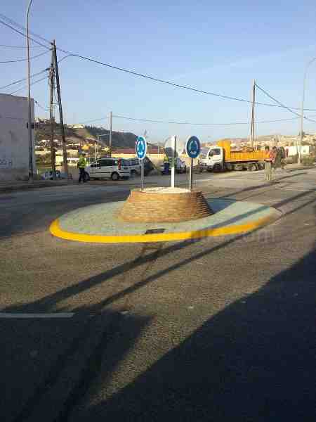 Una nueva rotonda regulará el tráfico en la zona de la Cañada de Hudim