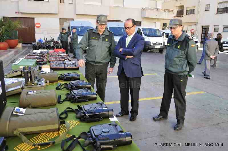 La Guardia Civil recibe nuevos vehículos y material financiado por el Frontex para la lucha contra la inmigración irregular