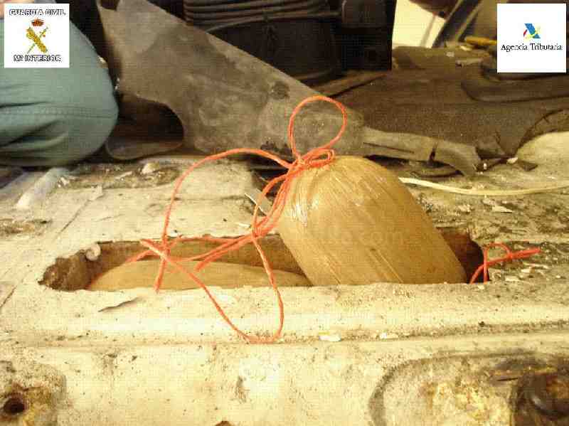 Detenidos dos jóvenes marroquíes con 125 bellotas de droga en el interior de sus organismos