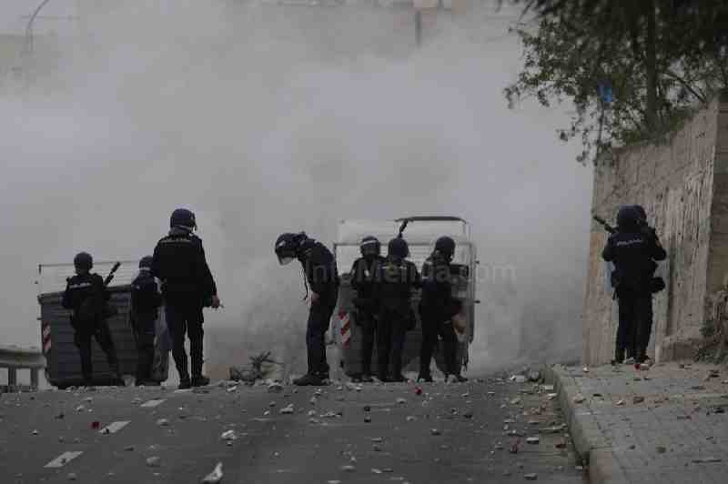 Los altercados de La Cañada se saldan con trece agentes heridos, algunos con impacto de balines