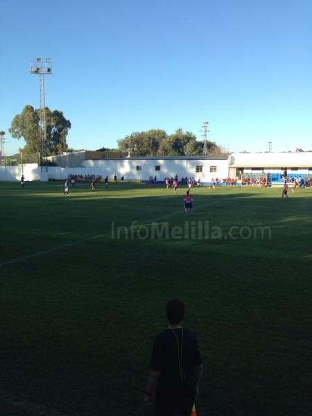 La U.D. Melilla logra el triunfo en el triangular de La Línea