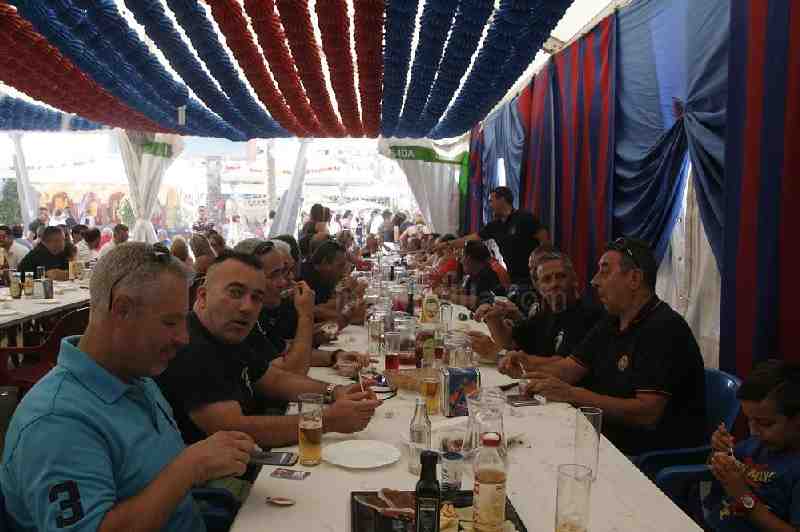 Reuniones y comidas de empresa y amigos, imagen habitual de esta Feria 2014