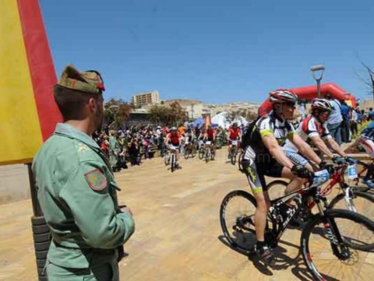 En una espectacular II edición de la Carrera Africana, Joaquín García (bicicleta) y Fuad Hamed (cross) los vencedores