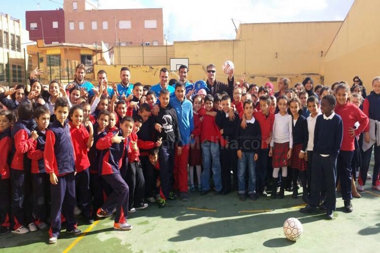 La U.D. Melilla visita el C.E.I.P. León Solá