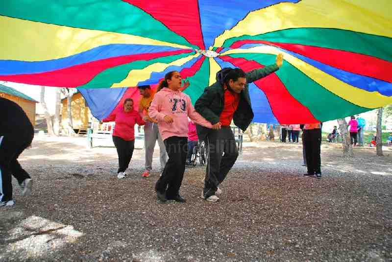 Autismo Melilla y Aspanies comparten actividades al aire libre colaborando en el curso 'Ocio y Discapacidad'