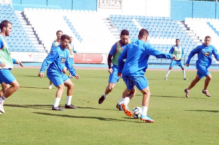 De cara al partido ante el Marbella, la U.D. Melilla se ejercita en doble sesión