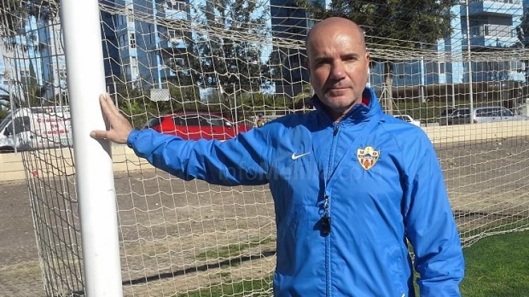 El conocido técnico y ex azulino, Miguel Rivera, ahora en el conjunto rojiblanco andaluz