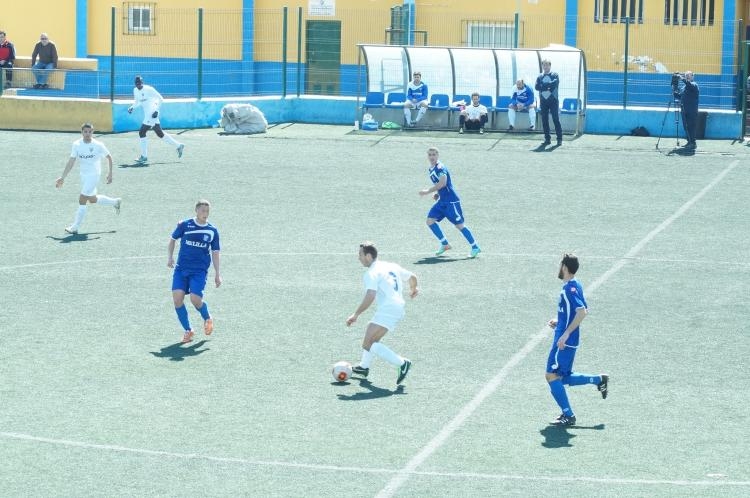 El filial deja escapar los tres puntos ante el C.D. Ronda (1-2)