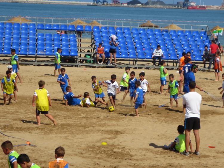 Nuestros más pequeños de seguro que disfrutarán de su deporte favorito y junto al mar
