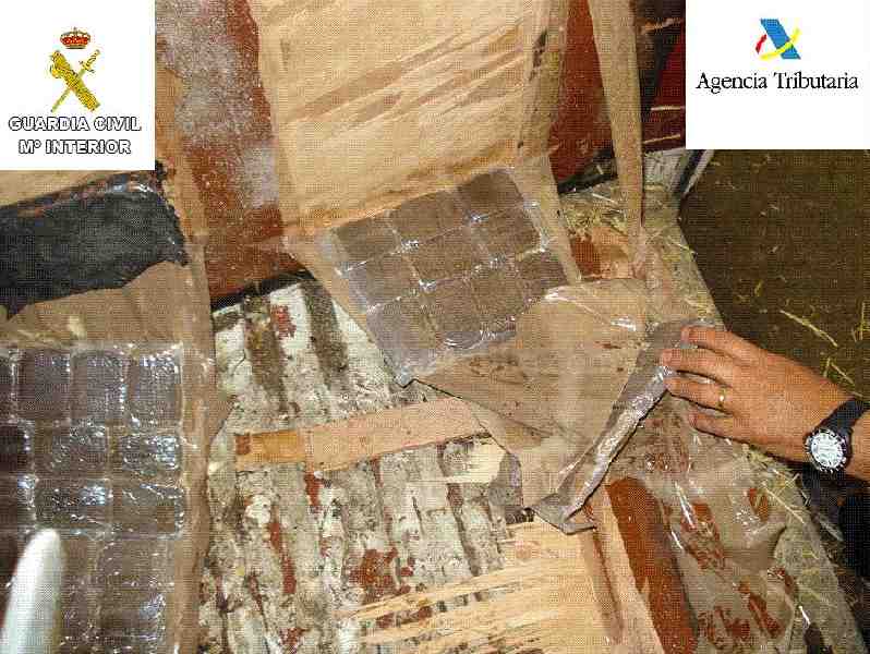 Dos detenidos en el Puerto de Melilla con más de 50 kilos de droga ocultos en vehículos