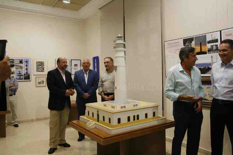 ‘Faros, lo demás es oscuridad’ enciende la Sala de Exposiciones del Club Marítimo