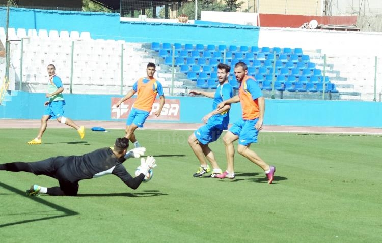 La U.D. Melilla trabaja tácticamente el partido del domingo