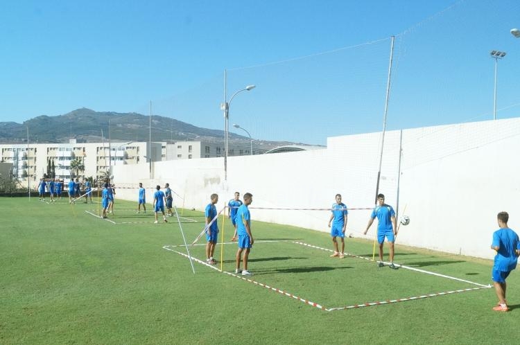 La U.D. Melilla realiza una sesión de recuperación y regeneración