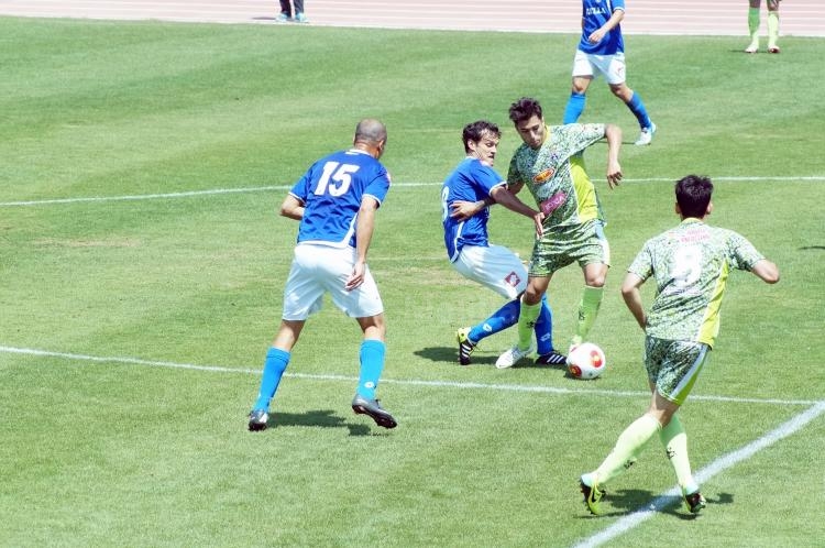 El Melilla deja en la cuneta al “brócoli mecánico”, lorquino a costa de un golazo de Nacho Aznar (1-0)