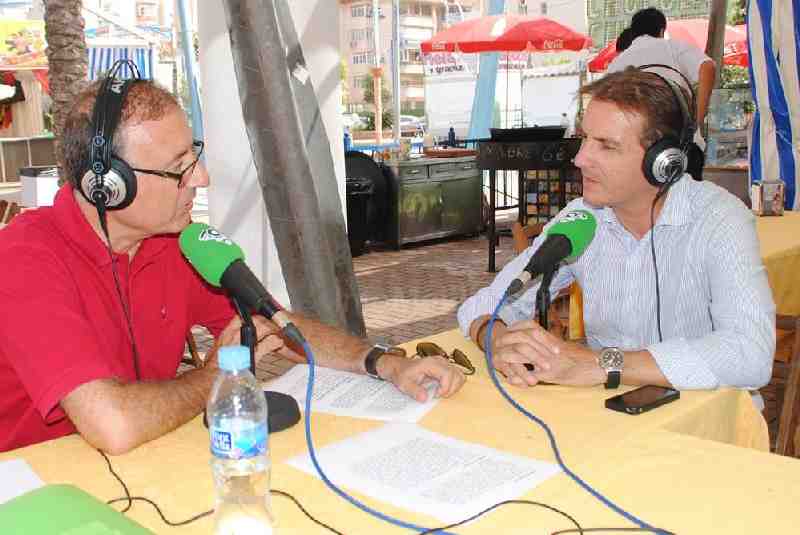 Escobar durante la entrevista a Radio Vinilo