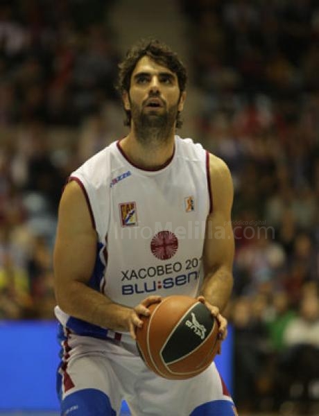 El granadino lleva ya varias temporadas en las filas de Melilla Baloncesto