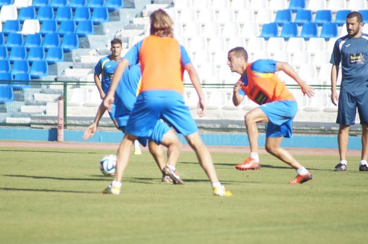 La U.D. Melilla prepara tácticamente el partido del domingo