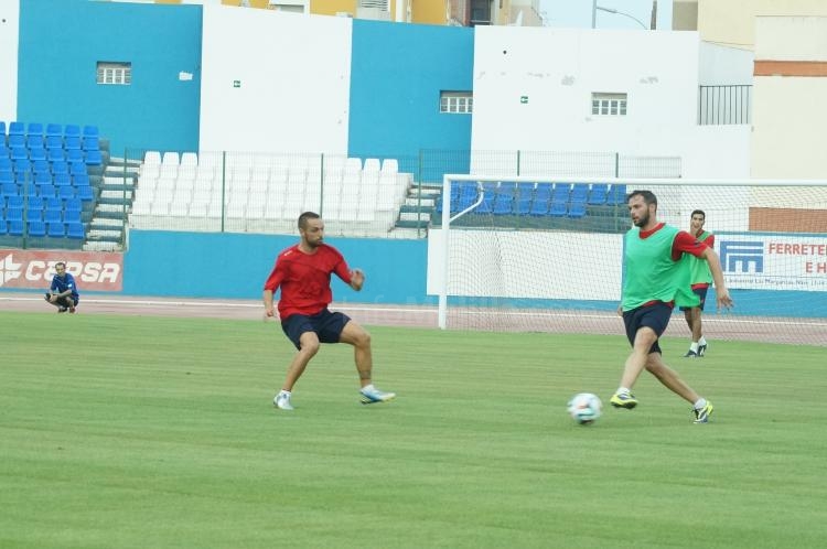 La U.D. Melilla trabaja en doble sesión
