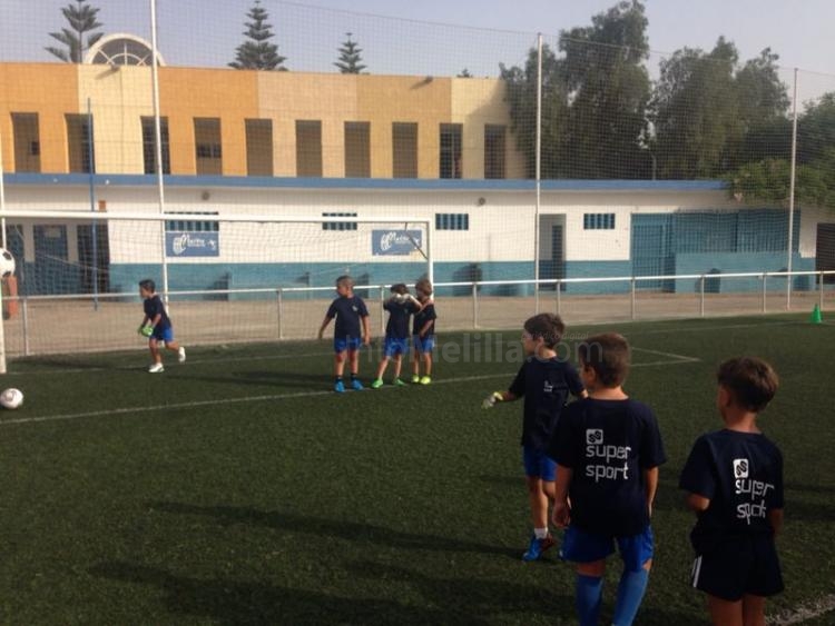 Continúa desarrollándose con éxito el I Campus de Verano de la Peña Real Madrid
