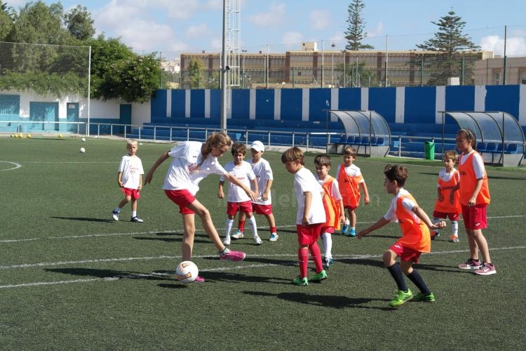 Los futbolistas del Campus Soccer Melillaesdeporte.es inciden en la táctica y la estrategia