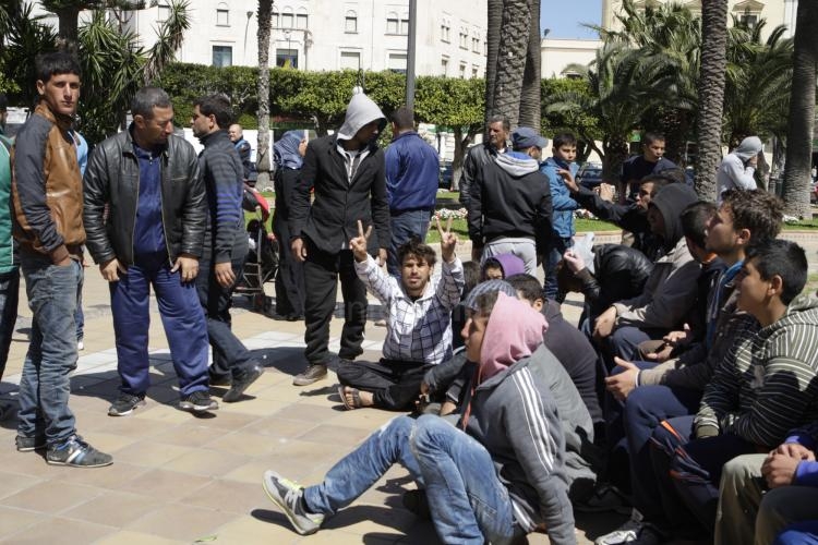 Una treintena de sirios se concentran en Melilla por su situación en el CETI
