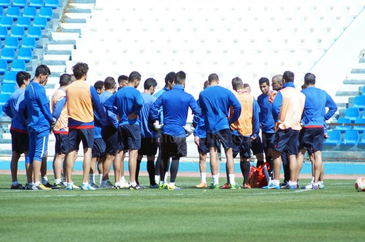 Unión Deportiva Melilla: El fuerte viento condiciona el entrenamiento