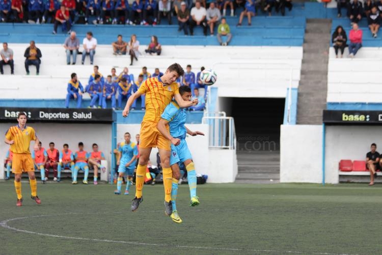 La selección sub 18 poco puede hacer ante la superioridad valenciana (0-4)