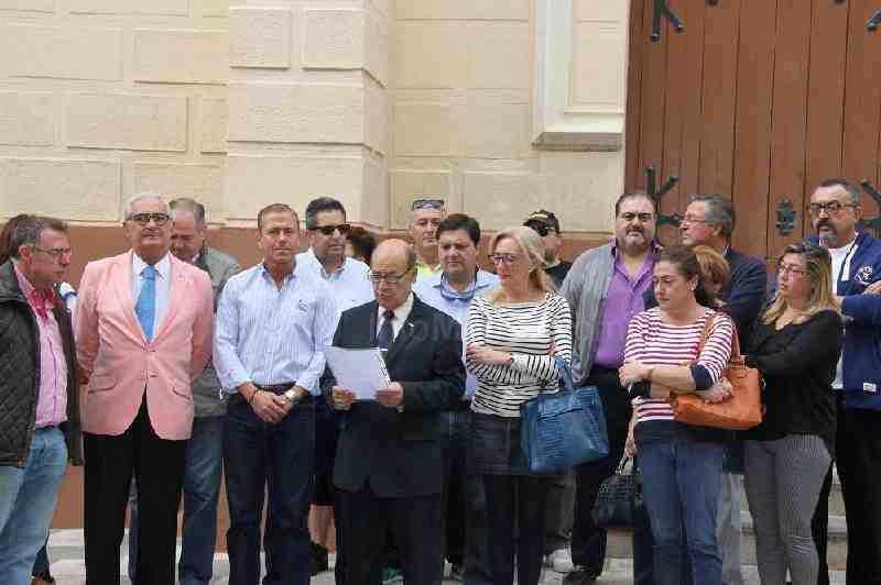 Miembros del PP apoyan el acto organizado por 'Libres e iguales' en defensa de la Democracia frente a la agresión que pretende la Generalitat