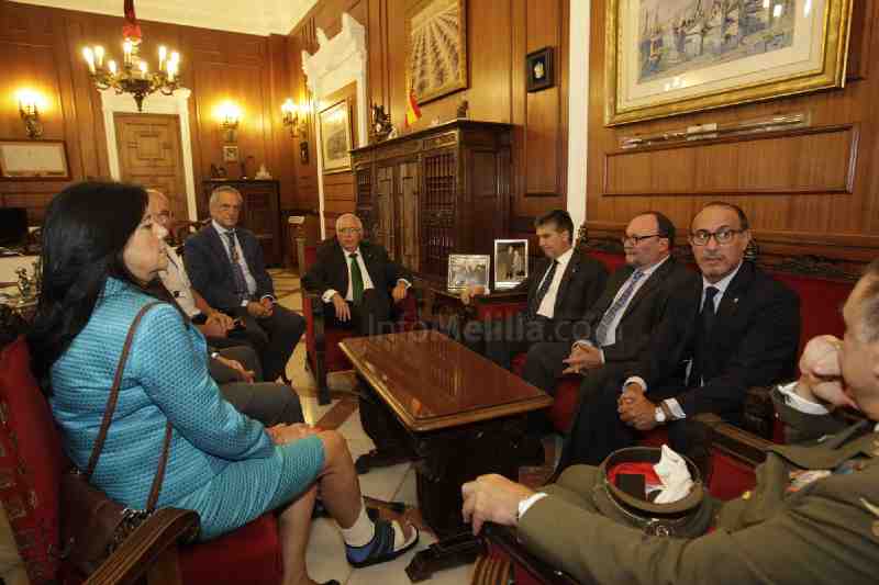 Cosidó junto al Delegado del Gobierno en su encuentro con el Presidente de la Ciudad Autónoma