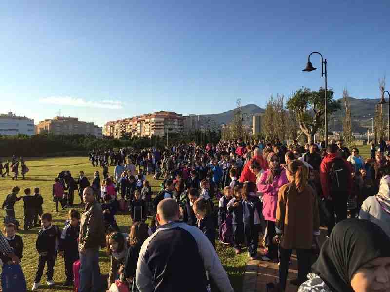 El Enrique Soler vuelve a organizar el programa 'Paseando al cole' para instar a las familias a acudir al centro de forma más saludable