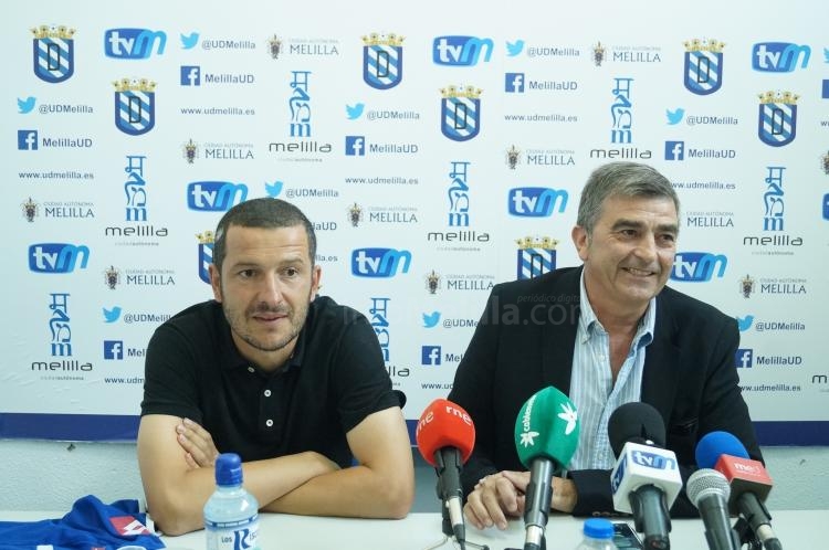 El nuevo técnico con el presidente del Club