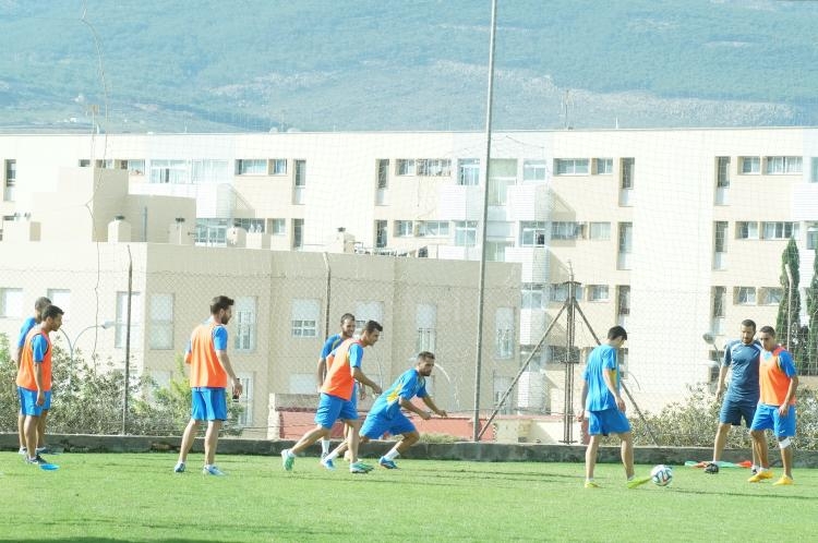 Unión Deportiva Melilla: Entrenamiento regenerativo en el anexo del Álvarez Claro