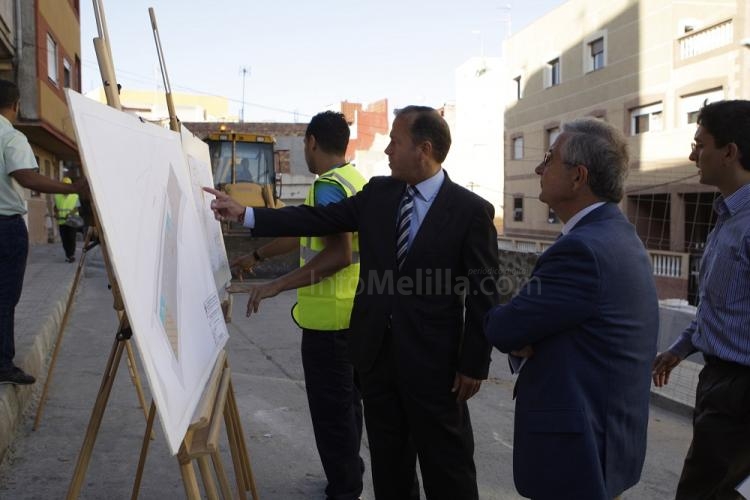 Hacer un barrio más abierto y mejorar la calidad de vida de sus vecinos, objetivos de las obras que el Gobierno local lleva a cabo en La Cañada
