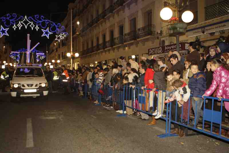 Melilla vivió ayer un día mágico con la llegada de los Reyes Magos y su espectacular cabalgata