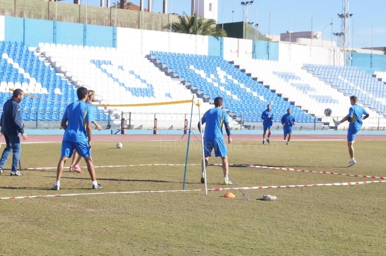 La U.D. Melilla trabaja en una sesión regenerativa